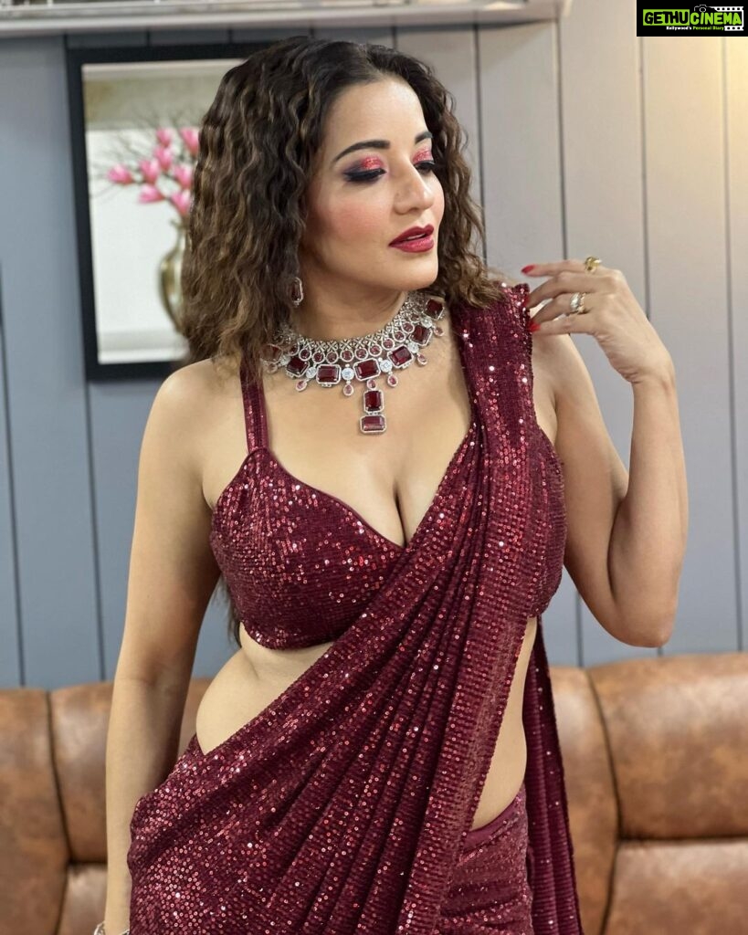Antara Biswas Instagram - She is Free In Her Wildness … She Is A Wanderess… A Drop Of Free Water ❤️…. Styled by: @tripzarora Draped by: @rina_mane25 Mua: @makeupbyshahrooq Hairstyling: @kalpanathore 📸: @deepakpathak663 #beqaboo #colorstv