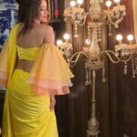 Antara Biswas Instagram – I am Feeling Yellow Today … Probs Because I am Yellow 💛💛💛… 

Styled by : @tripzarora 
Draped by : @rina_mane25 

Mua : @makeupbyshahrooq 
Hairstyling: @kalpanathore 

📸: @deepakpathak663