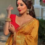 Antara Biswas Instagram – Shubh Navratri 🙏🙏…. 

#happy #navratri #gudipadwa 

Mua: @makeupbyshahrooq 
Hairstyling: @rajashree786patil786 
📸: @deepakpathak663