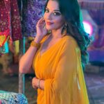 Antara Biswas Instagram – So Many Songs In Mind On This Yellow Saree… You Suggest Me For My next #reel 🤷‍♀️

#beqaboo #tonight at 9pm 

Mua : @makeupbyshahrooq 
📸: @deepakpathak663 Film City