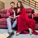 Antara Biswas Instagram - Working Together After Years 🙏… #ad #shoot #patna #diaries #friendsreunion Mua: @sachinmakeupartist1 Hairstyling: @shab_qureshi786 @deepakpathak663