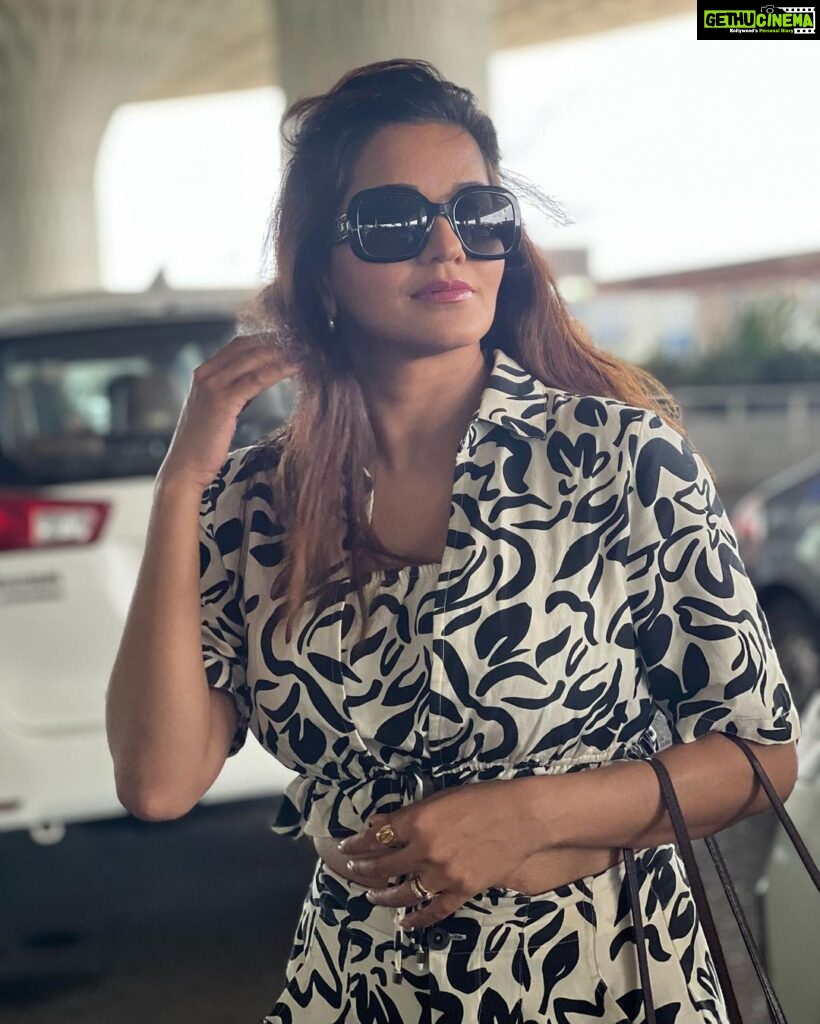 Antara Biswas Instagram - Travel Is My Therapy ♥️ Mua: @sachinmakeupartist1 📸: @deepakpathak663 @shab_qureshi786