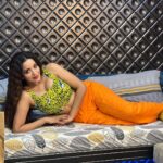Antara Biswas Instagram - Oh Girl … you gotta just chill Out For like 2 seconds 🤷‍♀️🤷‍♀️… #chill #chillvibes 📸: @deepakpathak663 Mua: @sumitsenapati5558
