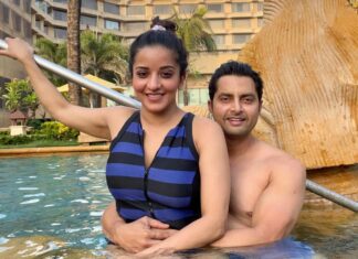 Antara Biswas Instagram - Us ❤️.. #pool #lovers