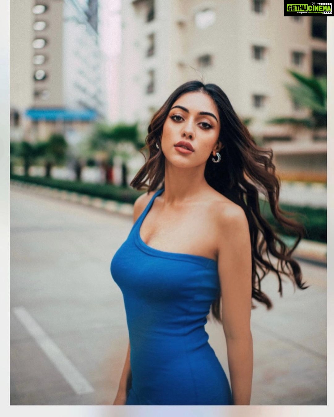 Anu Emmanuel - 376K Likes - Shooing away your Monday blues 💙