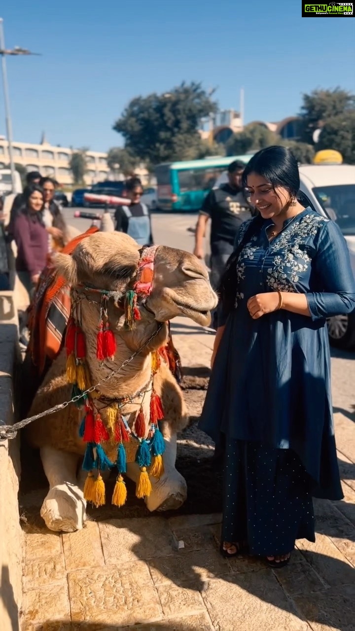 Anu Sithara Instagram - ottagathe🐪kattikoooo😂🤭