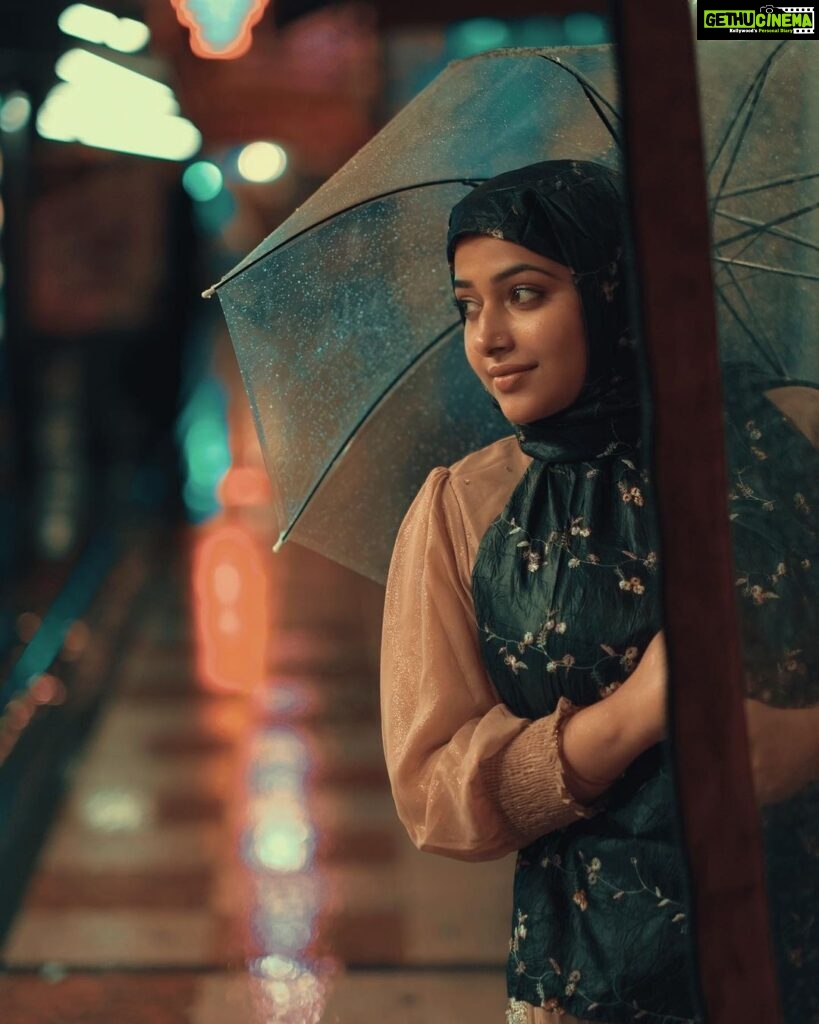 Anu Sithara Instagram - 📷 @vishnuprasadsignature #istanbul #nightout #rainyday
