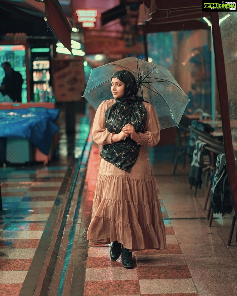 Anu Sithara Instagram - 📷 @vishnuprasadsignature #istanbul #rainy #love ♥️
