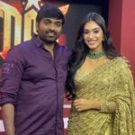 Anukreethy Vas Instagram - Happy Pongal from team DSP 🌾☀️❤️‍🔥 . Wearing @studio149 Makeup and hair @sangeethamakeoverartistry . @suntv #pongal #anukreethyvas #dsp #vjs46 #trending Tamil Nadu