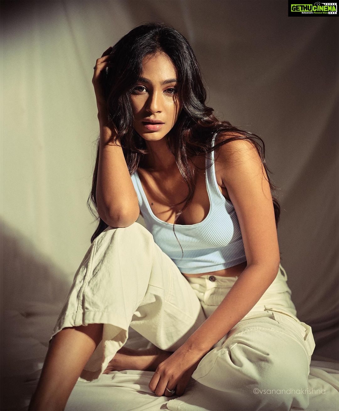 Anukreethy Vas Instagram - Up close and personal 📸 . Pc @v.s.anandhakrishna ✨ . . #portrait #beauty #beautyshoot #selfportraitphotography #photography #trending #anukreethyvas #kollywoodactress #tollywoodactress #kollywoodcinema #tollywood #kollywood #vsanandhakrishnasphotography Chennai, India