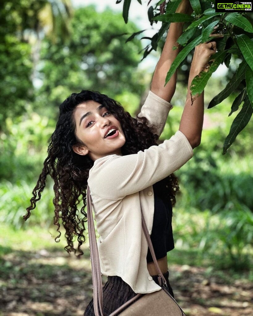 Anupama Parameswaran Instagram - 🐢