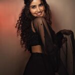 Anupama Parameswaran Instagram - Karivala ♾️ Styled by : @rashmitathapa Wearing : @talashahyderabad Jewelry : @spillthebead Styling Team : @aishwarya128 Shot by : @nikkhil_bareli