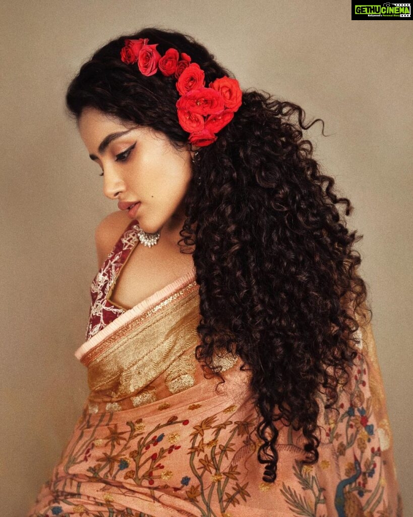 Anupama Parameswaran Instagram - Will you be my red rose ? 🥀 ✨ Styled by : @rashmitathapa Wearing : @archanajaju.in x @elevate_promotions Jewelry : @thetrinkaholic Styling Team : @aishwarya128 Shot by : @nikkhil_bareli Hairstyle: @koli_sarika7313 🥀