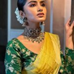 Anupama Parameswaran Instagram - I can’t tell you all how much I hated “an oily head “growing up… 😂 look at me flaunting it now… 😋 “cheeeeeeeeeeese😬”