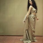 Anupama Parameswaran Instagram – Head aches!
 
Find the odd picture out 🤟🏻

Styled by : @rashmitathapa
Wearing : @naomibyneehabhumana
Jewelry : @spillthebead
Styling Team : @aishwarya128
Shot by : @swipeupproductions