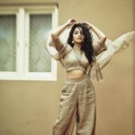 Anupama Parameswaran Instagram – Head aches!
 
Find the odd picture out 🤟🏻

Styled by : @rashmitathapa
Wearing : @naomibyneehabhumana
Jewelry : @spillthebead
Styling Team : @aishwarya128
Shot by : @swipeupproductions
