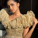 Anupama Parameswaran Instagram – 80% glitter,20% sparkle.

📷 @avinashrint2 😇
👗 @sandhya__sabbavarapu