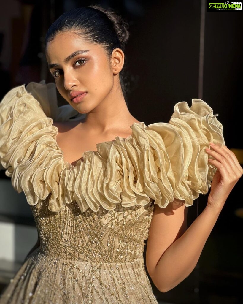 Anupama Parameswaran Instagram - 80% glitter,20% sparkle. 📷 @avinashrint2 😇 👗 @sandhya__sabbavarapu