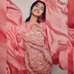Anupama Parameswaran Instagram – Flaming-go 🦩

Wearing @metamara.official 
Jewellery @spillthebead 
Styled by @rashmitathapa
Assisted by @aishwarya128
Shot by @arifminhaz
Assisted by @thejaswitanneru