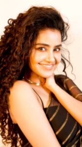 Anupama Parameswaran Instagram - Getting ready in the blink of an eye 👁️
#reelsinstagram