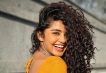 Anupama Parameswaran Instagram - From childhood I have the habit of keeping the best for the last… Fun fact - it remains the same 😁🐣 see you at the movies tomorrow 😁#18pages PC @koli_sarika7313 Saree - @omanas_clothing Blouse - @arka_by_divya_kanigalupula Jwellery - @creyon Stylist - @sandhya__sabbavarapu Styling team - @team_sandhya @sirichandana_medi