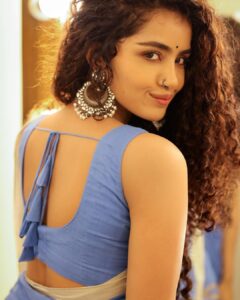 Anupama Parameswaran Instagram - Switched on!

Outfit - @omanas_clothing
Jwellery - @thetrinkaholic
Stylist - @sandhya__sabbavarapu
Styling team - @team_sandhya
@sirichandana_medi
Photograper - @pranav.foto