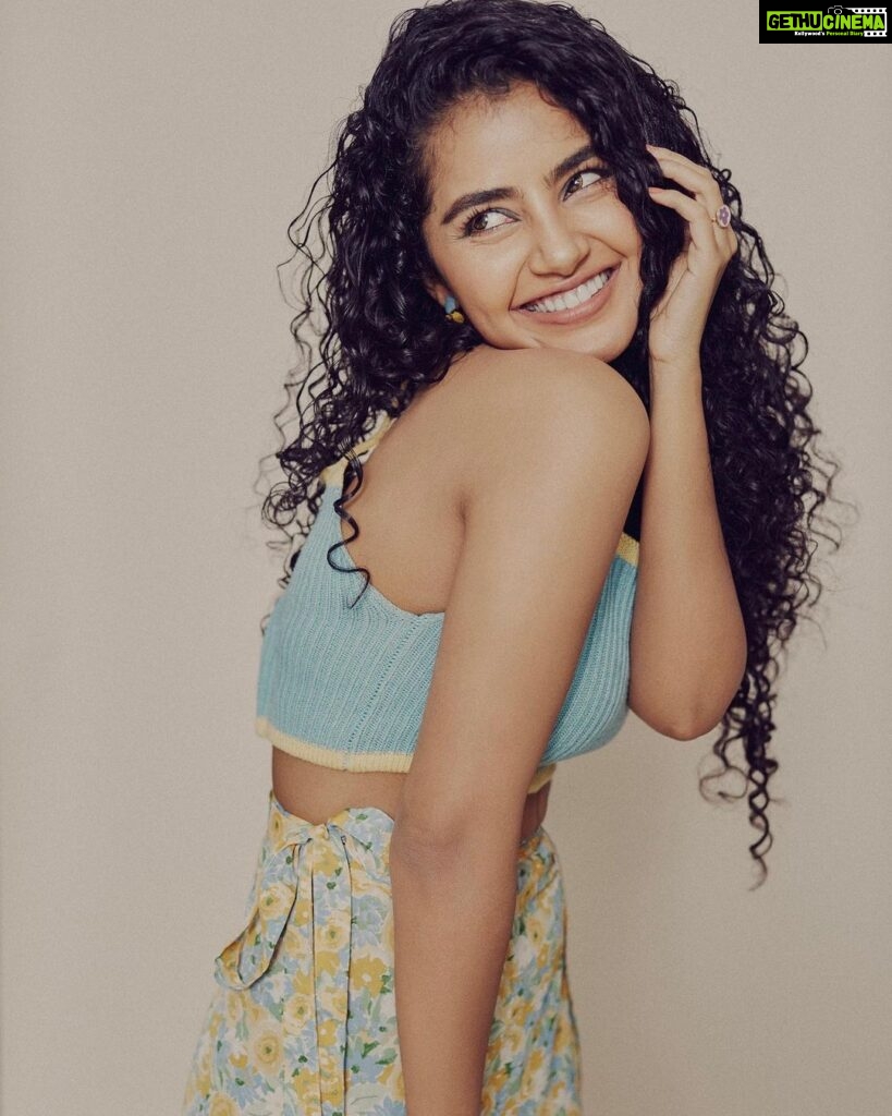 Anupama Parameswaran Instagram - Google🔍 to find my eyes 👀 Oops you found them 4th #happyme 🥹♥️ Styled by @rashmitathapa Accessories @spillthebead Shot by @arifminhaz Assisted by @thejaswitanneru