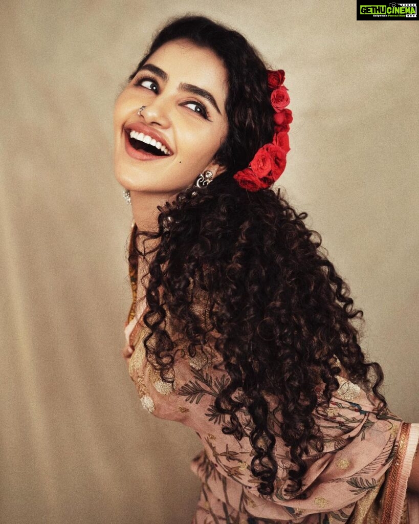 Anupama Parameswaran Instagram - Will you be my red rose ? 🥀 ✨ Styled by : @rashmitathapa Wearing : @archanajaju.in x @elevate_promotions Jewelry : @thetrinkaholic Styling Team : @aishwarya128 Shot by : @nikkhil_bareli Hairstyle: @koli_sarika7313 🥀