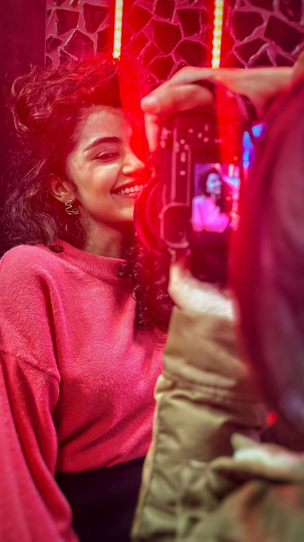 Anupama Parameswaran Instagram - Waiting for “mazhai” 🤭