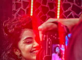 Anupama Parameswaran Instagram - Waiting for “mazhai” 🤭