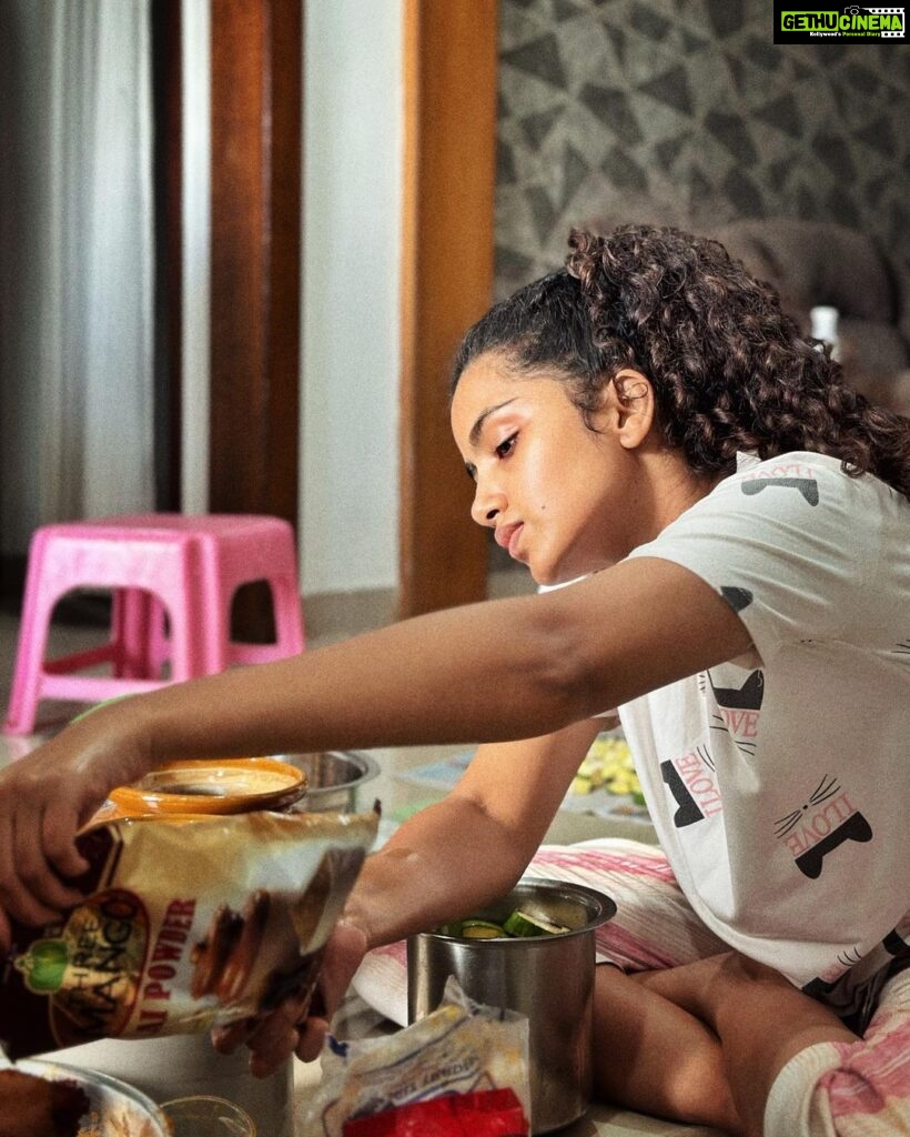 Anupama Parameswaran Instagram - The yummiest dump 😬🤭 #realcandids
