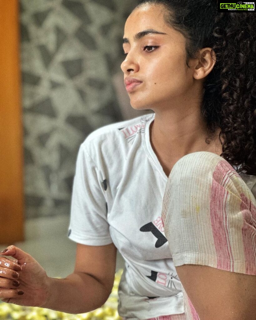 Anupama Parameswaran Instagram - The yummiest dump 😬🤭 #realcandids