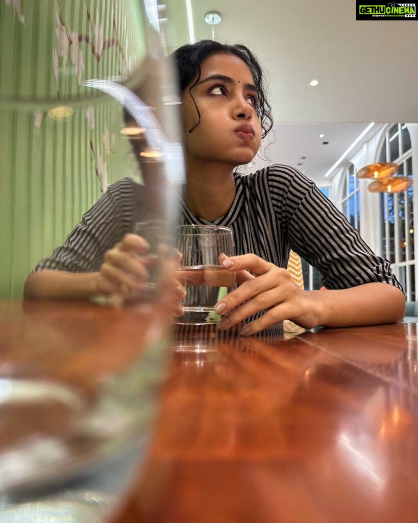 Anupama Parameswaran Instagram - My mood swings like 365 times a day… And when I am hungry ,it’s even worse… 🤯 PC @nihal_kodhaty 🤡