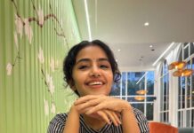 Anupama Parameswaran Instagram - My mood swings like 365 times a day… And when I am hungry ,it’s even worse… 🤯 PC @nihal_kodhaty 🤡