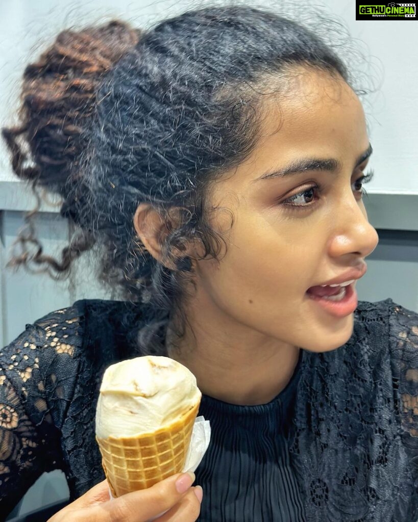 Anupama Parameswaran Instagram - Ohm kreem, Ice cream face 🍦🍦🍦😛😛😛 Guess the flavour 😋