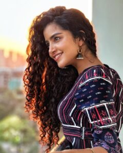 Anupama Parameswaran Instagram - There is a sunshine in my soul today, like every day. 🌻

PC @nihal_kodhaty 🦧