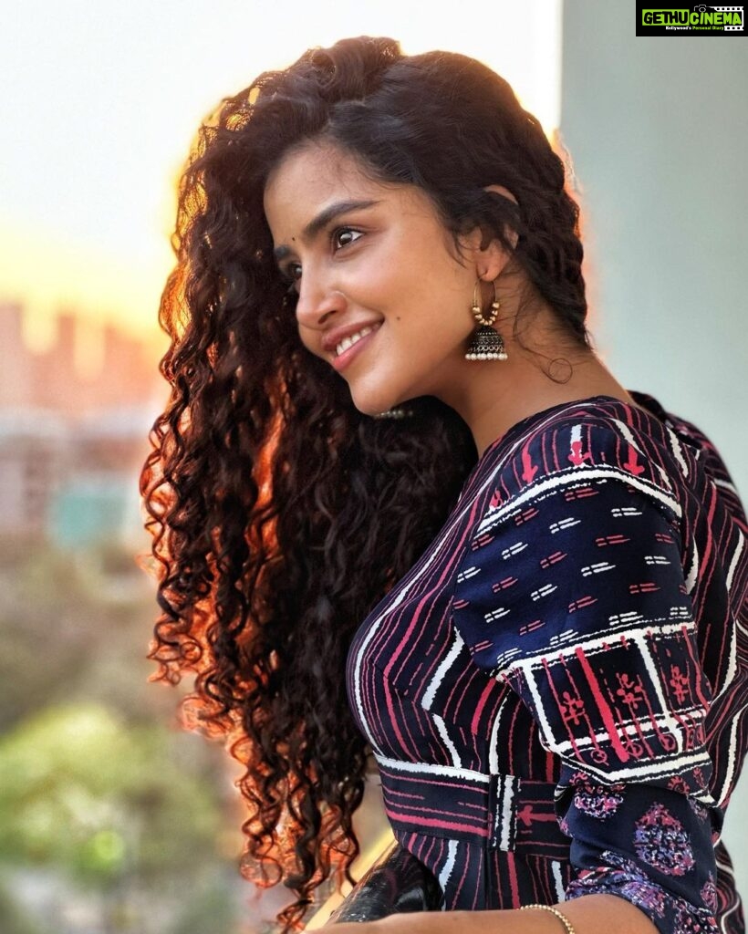 Anupama Parameswaran Instagram - There is a sunshine in my soul today, like every day. 🌻 PC @nihal_kodhaty 🦧