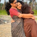 Anupama Parameswaran Instagram - Happy birthday amma kutttapppi ♥️🥹 @sunithaparameswaran75 ayyyy levvvv yewwww !