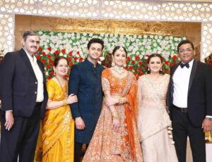 Anupriya Kapoor Instagram - Family ❤️