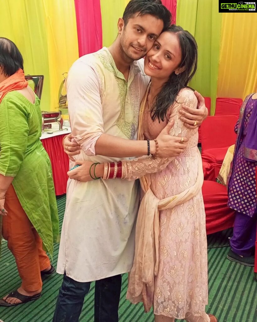 Anupriya Kapoor Instagram - Dilwalon ki holi Dilliwali...first holi with Mrs.