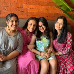 Anupriya Kapoor Instagram - There are friends, there is family and then there are friends that become family. ♥️😘