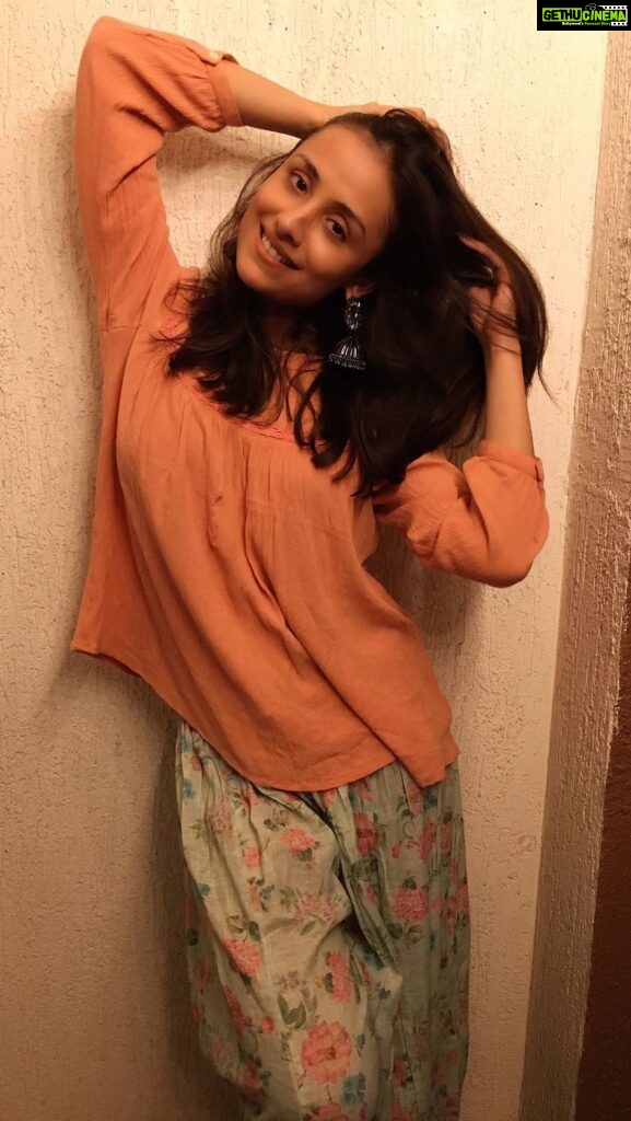 Anupriya Kapoor Instagram - LET ME SLOW DOWN AND JUST BE ☘️
