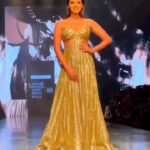 Anushka Ranjan Instagram - Posted @withrepost • @lakmefashionwk Presenting @anushkaranjan as show stopper for @nikhitatandon Lakmé Fashion Week in partnership with FDCI. @lakmeindia @nexaexperience @fdciofficial @r1seworldwide #ReadyForACloseUp #FDCIxLakméFashionWeek #LakméFashionWeek #FDCIxLFW #5DaysOfFashion #LFW