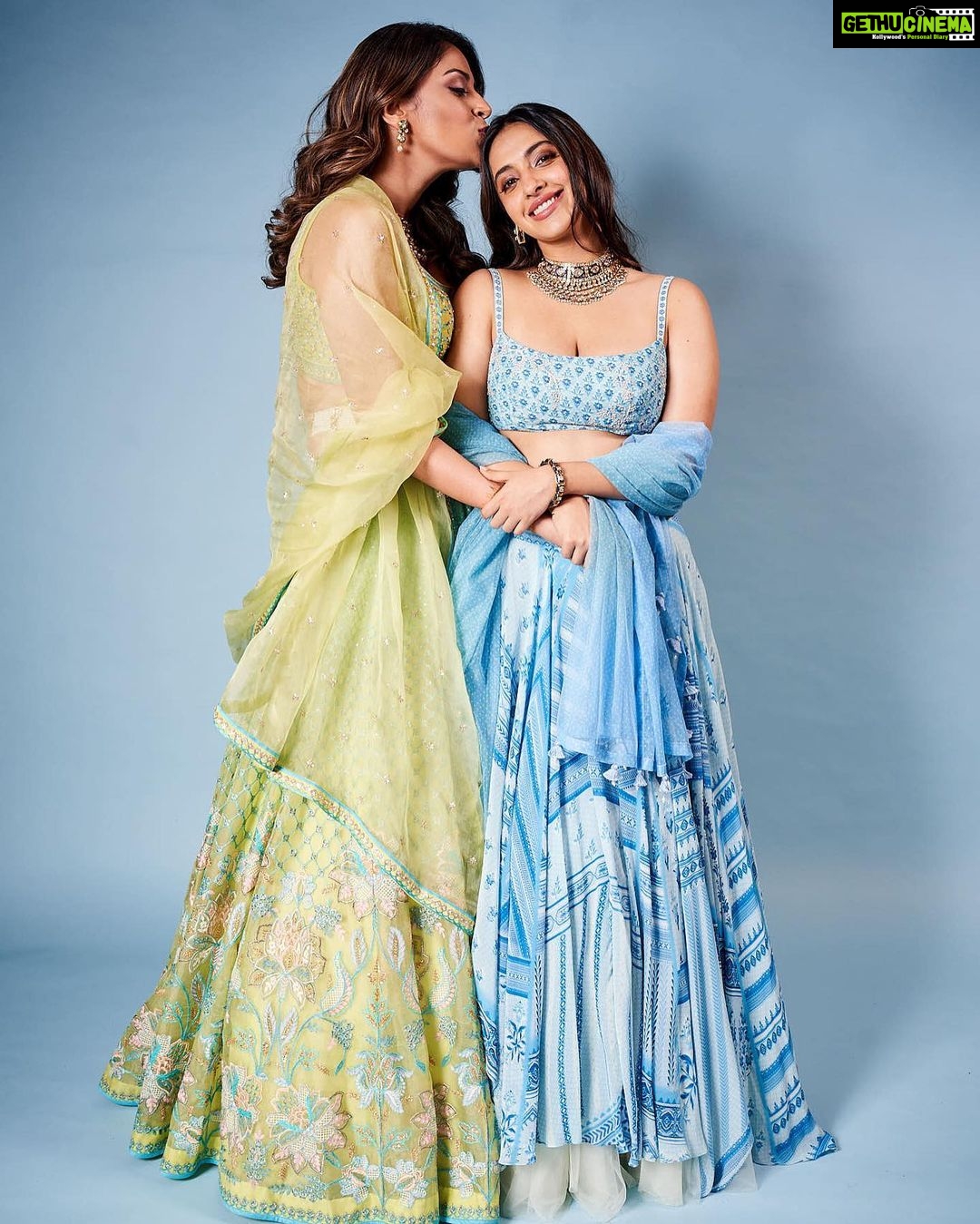 Anushka Ranjan Instagram - All my love and happiness is for you and I would kill any nincompoop who ever hurts you. Holding onto you forever just like I have always. Added in the last picture cause that’s you in your truest form😎💜 Love you poopoo kanchuuu