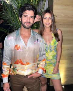 Anushka Ranjan Instagram - We’re a colourful bunch🍋🍊 Mumbai - मुंबई