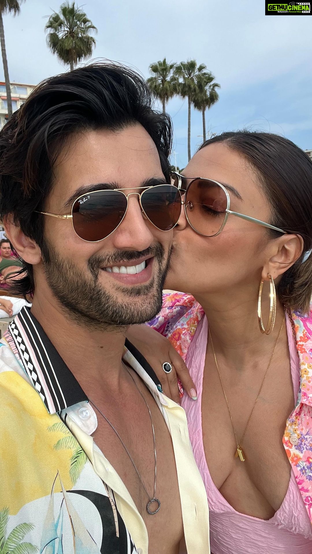 Anushka Ranjan Instagram - Can’t get over it- and I guess I won’t 🇫🇷 #FrenchReviera The French Rivera, France