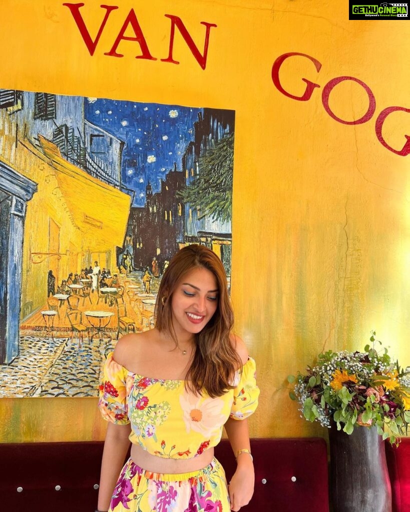 Anushka Ranjan Instagram - Just gogh-ing about my day🤓 Restaurant café van gogh