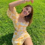Anushka Ranjan Instagram – Stay close to people who feel like sunshine☀️💚 San Remo, Italy