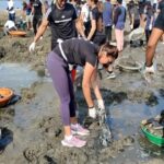 Anushka Ranjan Instagram – Yesterday was an eye opener.. we have treated our planet like a trash can but it’s time to be a better citizen of the world and do the right thing. Thank you @adidasindia and @afrozshah_ for organising such events where you make people aware of what the reality truly is. It was an amazing morning – running is always fun but running for a cause makes it even more special🌏🤎 #RunForTheOceans #WorldEnvironmentDay Versova, Mumbai