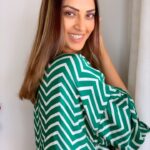 Anushka Ranjan Instagram – Can you believe a hair smoothening treatment can be done in just 5 minutes? 
Check out my salon-like smoothening treatment at home with the new Extraordinary Oil Steam Mask in 2 easy steps! 

@lorealparis @flipkart 

#KeepItSteaming #ExOilSteamToShine #SteamToUnfrizz
#Collab